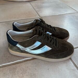 Vince Oasis Olive/Brown Suede Low-Top Sneakers with Metallic Accent. NWOB